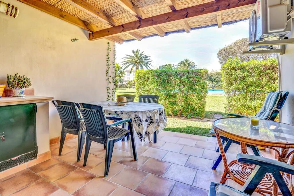 La Isla Casa Barnaby Platja de Larenal Exterior foto