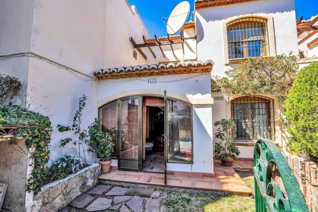 La Isla Casa Barnaby Platja de Larenal Exterior foto